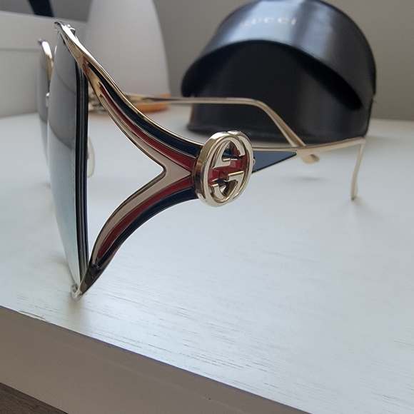 Gucci sunglasses - Picture 3 of 3